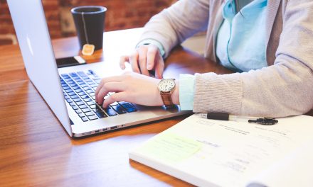 AUSTRALIAN WOMEN WORKING HARD FOR THE MONEY