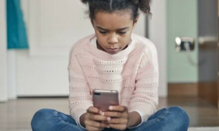 Balancing Screen Time During School Holidays